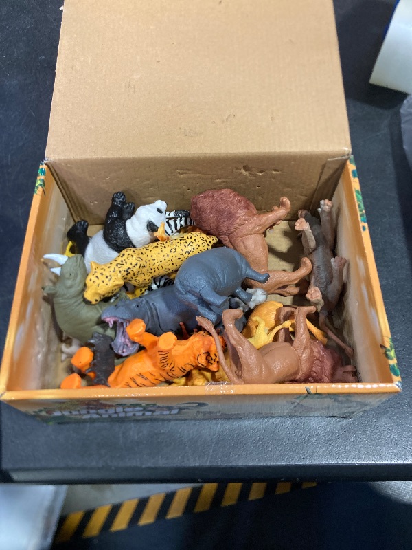 Photo 1 of 22Pcs Safari & Zoo Animals Figures, Realistic Plastic Animal Toys Set for Kids 1 2 3, Educational Jungle Animals Figures Playset, Party Supplies Birthday Gifts Christmas Stocking Stuffers