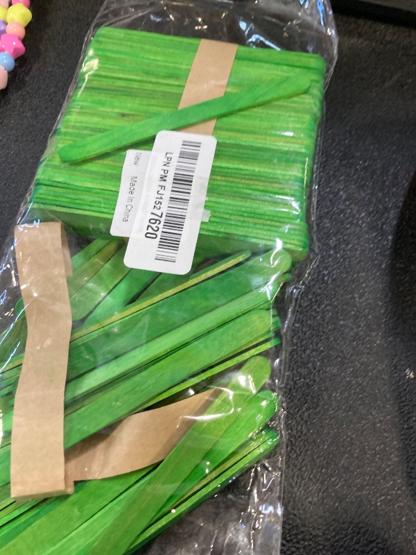 Photo 1 of 200PCS Wood Craft Sticks Green – 4.5 Inch Jumbo Popsicle Sticks Popsicle Flat Rods for Crafts Wooden Green Supplies for Crafting DIY Food Grade