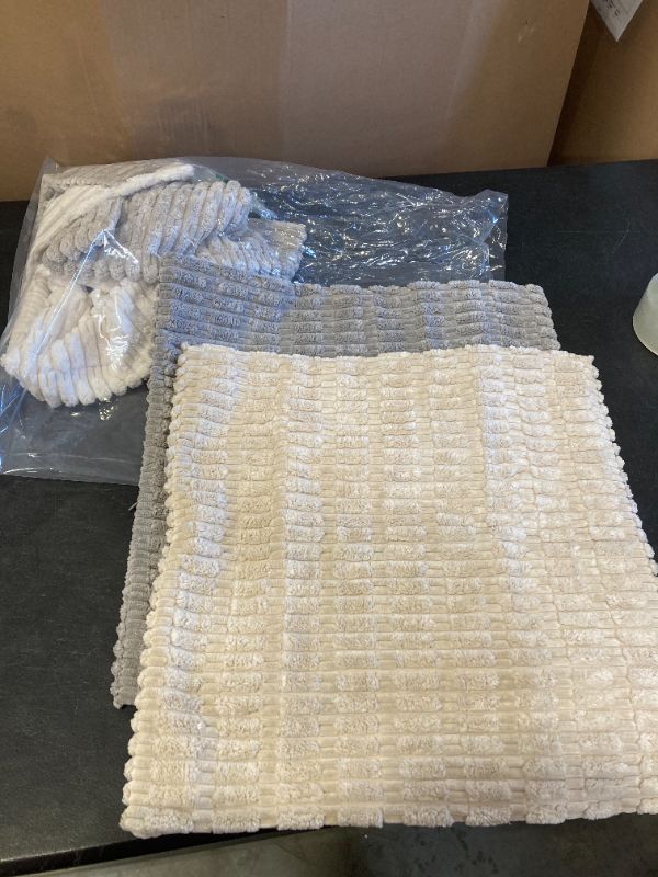 Photo 1 of 4 PCS- PILLOW CASES 18X18