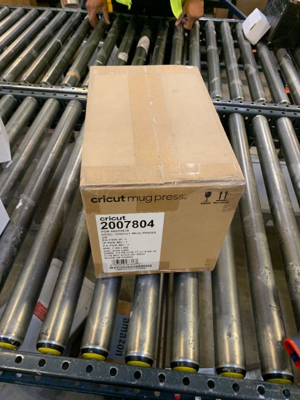 Photo 1 of Cricut Mug Press