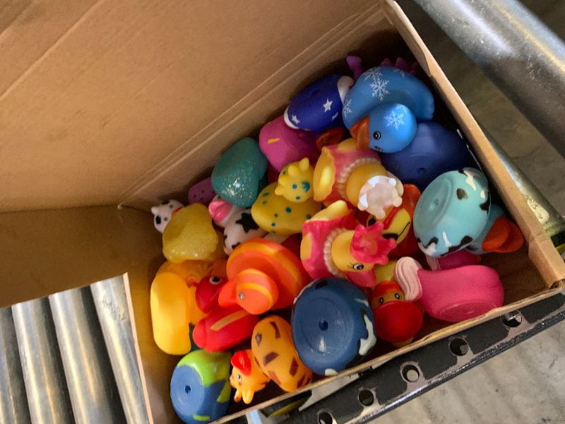 Photo 1 of 100 Pcs Cruise Ducks Tags Kits Includes 30 Cruising Ducks with 30 Cruise Duck Tags & 40 Rubber Bands Assorted Random Rubber Ducks for Christmas Stocking Stuffers Cruise Ship Hiding Ducks