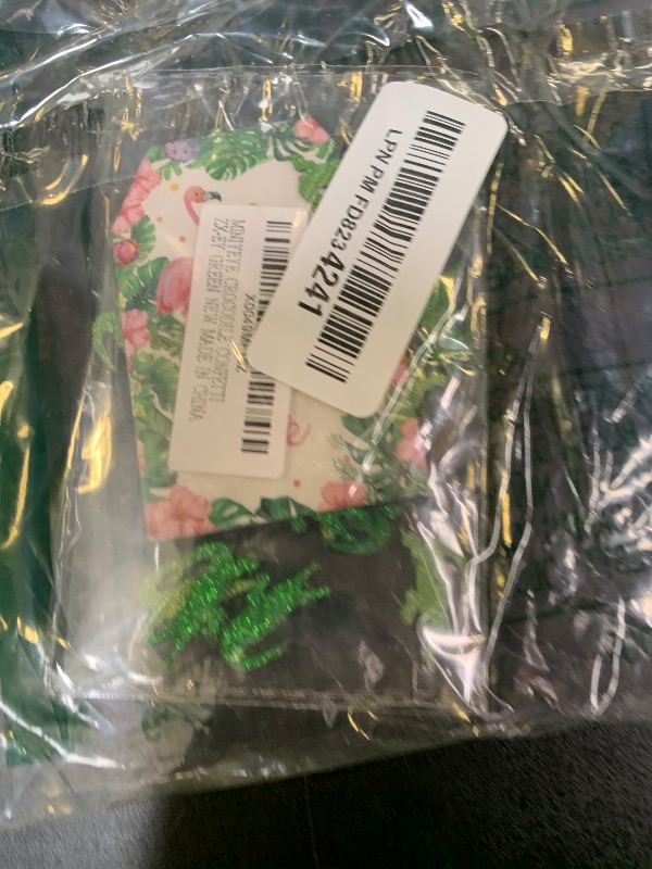 Photo 1 of 120pcs Crocodile Confetti, Reptile Animal Paper Scatter, Green Glitter Reptile Pet Birthday Party Table Scatter, Rainforest Animal Baby Shower Party Decoration