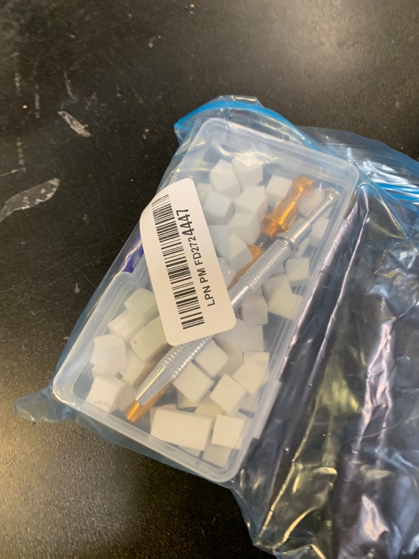 Photo 1 of 100pcs Soft Nail Sponges for Ombre, with 2pcs Metal Grabbing Pens Gradient Nail Art Tools for Professional Manicure and Home DIY Salon Charms Supplies