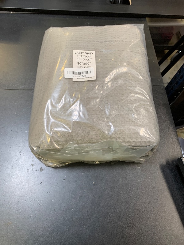 Photo 1 of 100% Cotton Blankets Queen Size for Bed - Waffle Weave Blankets for Summer, Lightweight and Breathable Soft Woven Blanket for Spring, (Light Grey, Queen (90" x 90"))