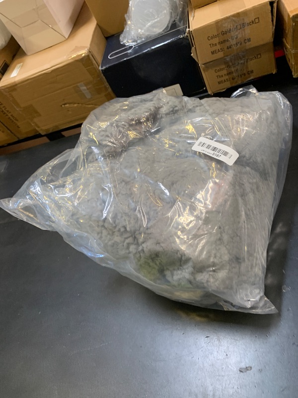 Photo 1 of 1 Pack 3 Calming Blankets Fluffy Premium Fleece Pet Blanket Soft Sherpa Throw for Dog Puppy Cat Grey Large (41" x31'')