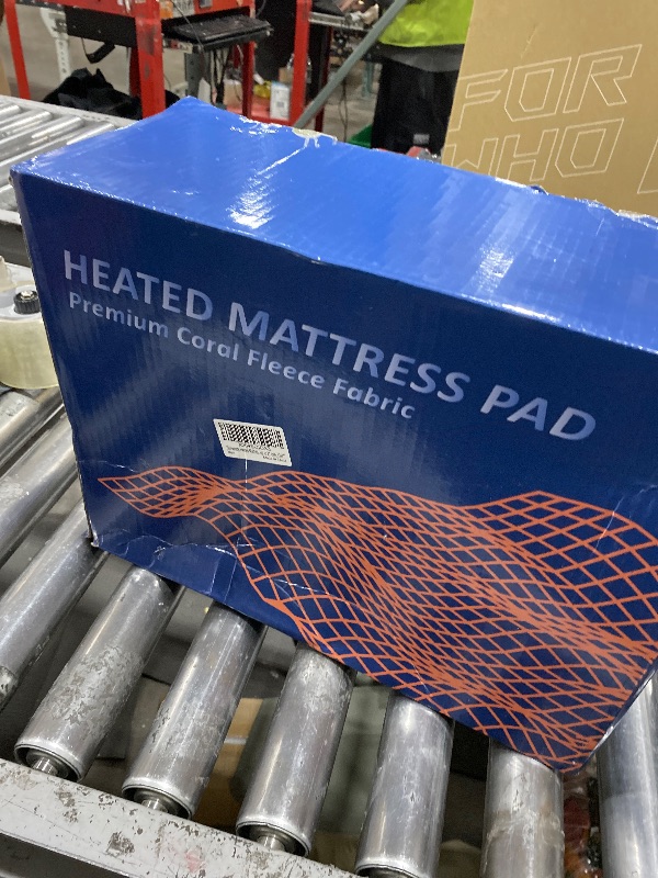 Photo 1 of Homemate Heated Mattress Pad Mini Twin Size, 5 Heated Setting Coral Fleece Electric Mattress Pad Mini Twin, Bed Warmer with Dual Controller & Auto Off 10 Hours, Fit Up to 21 Inch, 55"x31"