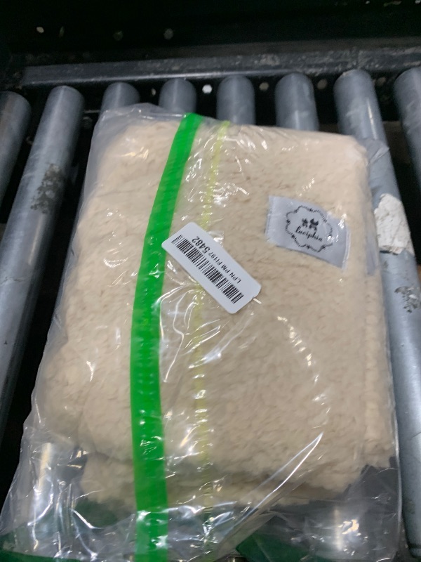 Photo 1 of 1 Pack 3 Calming Blankets Fluffy Premium Fleece Pet Blanket Soft Sherpa Throw for Dog Puppy Cat Beige Medium (30" x20'')