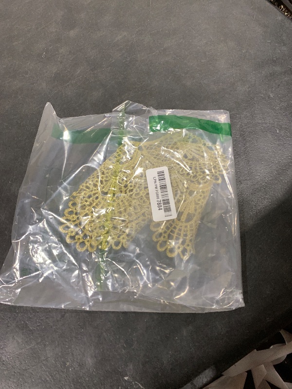 Photo 1 of 1 Pcs Golden Lace Fabric Garment Decals Shirt Sewing DIY Collar Garment Accessories (Round Collar Gold)