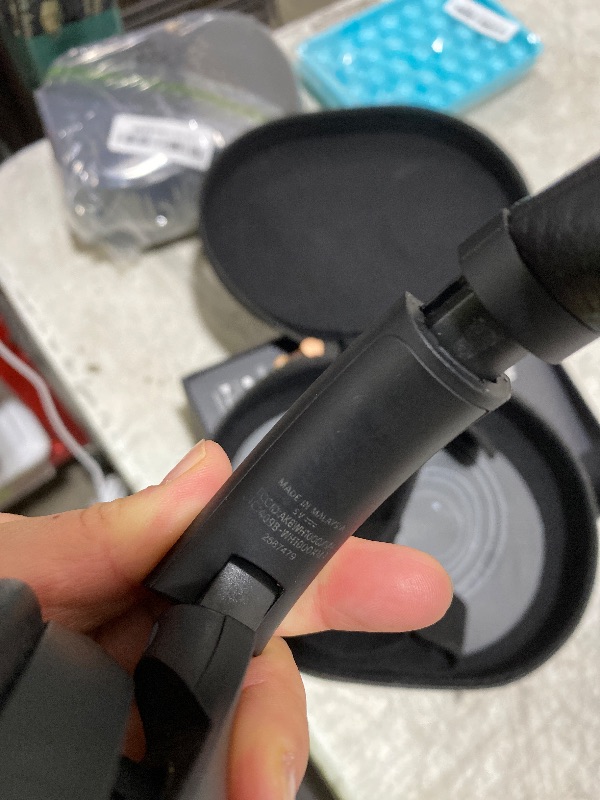 Photo 1 of ********READ CLERK NOTES BEFORE BUYING*********Sony WH-1000XM4 Wireless Premium Noise Canceling Overhead Headphones with Mic for Phone-Call and Alexa Voice Control, Black WH1000XM4