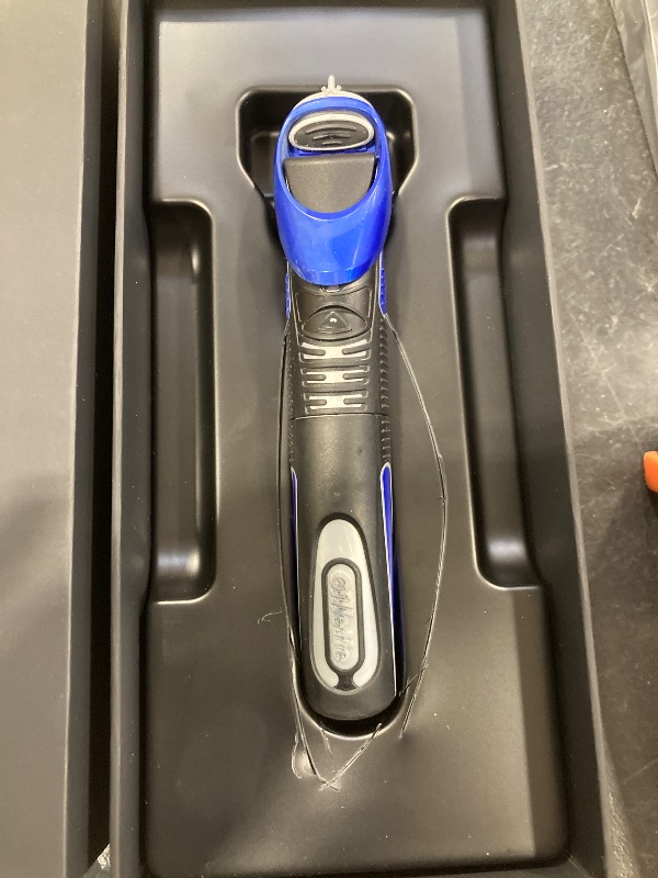Photo 1 of ***MISSING PARTS, USED, AND NOT IN ITS ORIGINAL BOX *** Gillette Styler: Beard Trimmer, Men's Razor & Edger, All Purpose Styler, All-in-one Tool, Shave, Trim & Edge, Waterproof, Fusion Razors for Men / Styler, with 3 Comb Attachments