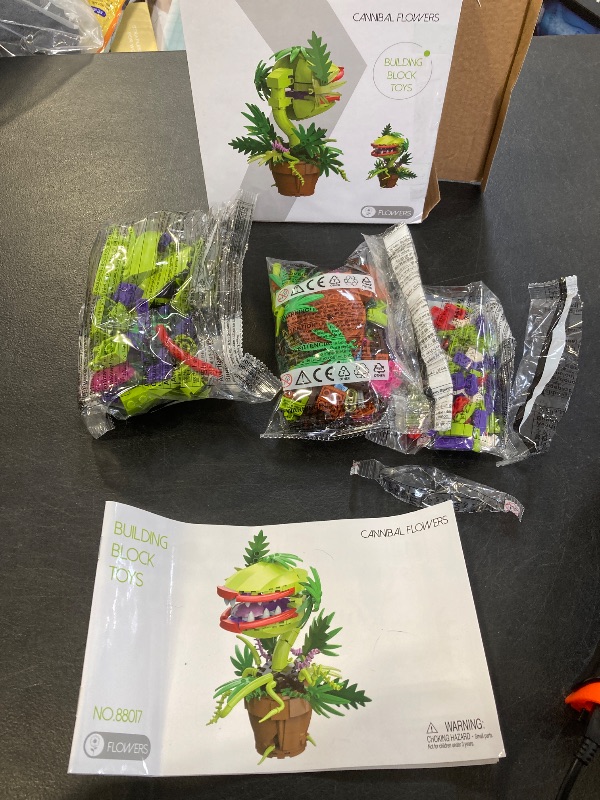 Photo 1 of 322PCS Horrous Audrey The 2 Piranha Plant Cannibal Flower Building Toys Model Compatible with Lego Size,Unique Cannibal Flowers Monster Christmas DIY Decor,A Great Decorative Toy for 6+