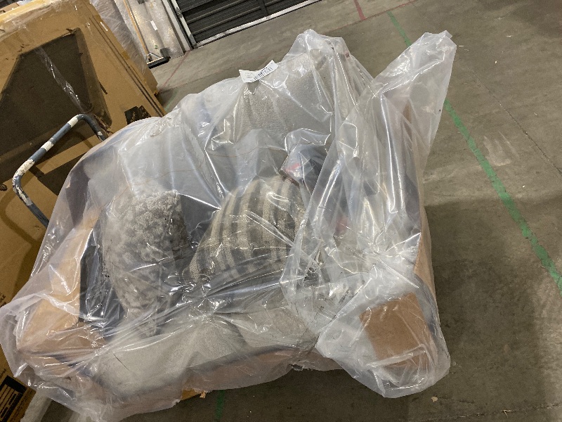 Photo 1 of SIGNATURE DESIGN BY ASHLEY CLAIREAH CASULA L-SHAPE 