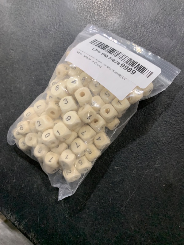 Photo 1 of 100pcs/Lot 10mm Wooden Beads with Numbers Natural Square Alphabet Beads 4mm Hole Letter Loose Beads Cube Beads for Craft Bracelets Spacer Smooth Jewelry Making DIY Projects