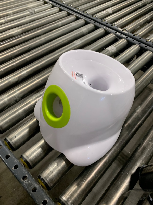 Photo 1 of Automatic Mini Interactive With 3 Balls Transmitter Ball Throw Device Throwing Machine Tennis Launcher ball throwing machine Pet Dog Toys US PLUG
