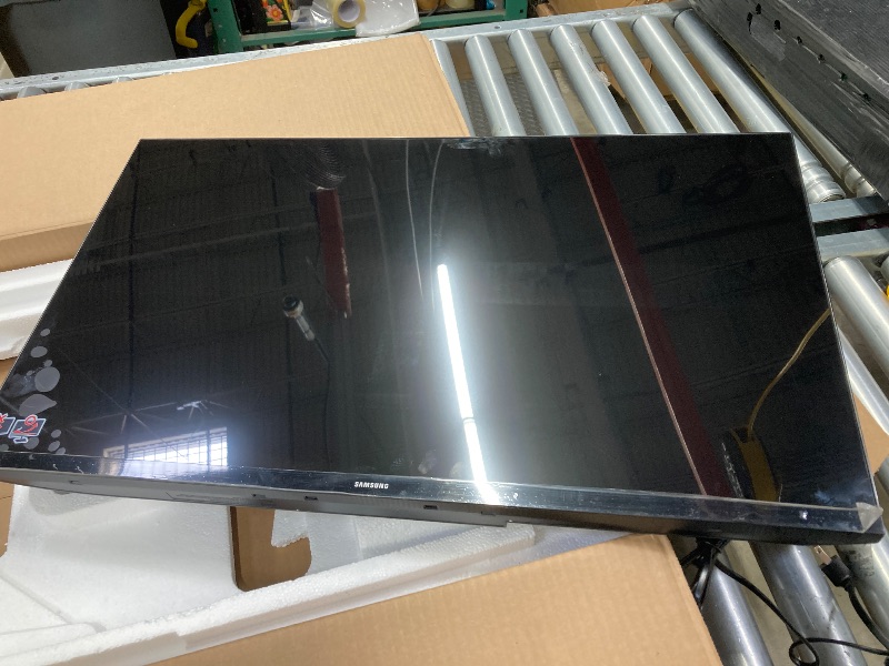 Photo 1 of ***REMOTE MISSING***Samsung 32-Inch Flat Computer Monitor, 75Hz, Borderless Display, AMD FreeSync, Game Mode, Advanced Eye Care, HDMI and DisplayPort, LS32B304NWNXGO, 2024***REMOTE MISSING**