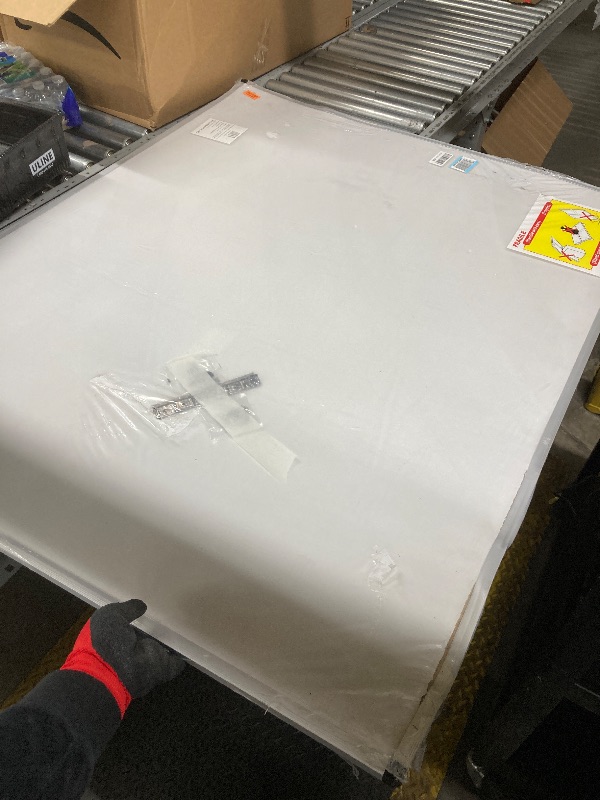 Photo 1 of ***HARD TO SEE IN PICS BUT  A CORNER IS SLIGHTLY BENT***VIZ-PRO Large Cork Bulletin Board, 60 X 48 Inches, Wall-Mounted Corkboard with Silver Aluminium Frame for School, Office, and Home 5' X 4'***HARD TO SEE IN PICS BUT  A CORNER IS SLIGHTLY BENT***