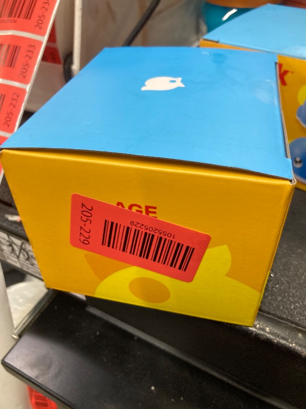 Photo 1 of ***Factory seal***

Lalalark Baby Bath Toy Whale Sprinkler, Color-Changing Light-Up Water Toy, 4 Modes, IPX7 Waterproof, 120 Min Fun with 3 AAA Batteries, Vibrant Lights, Gift for Babies & Toddlers 6M+