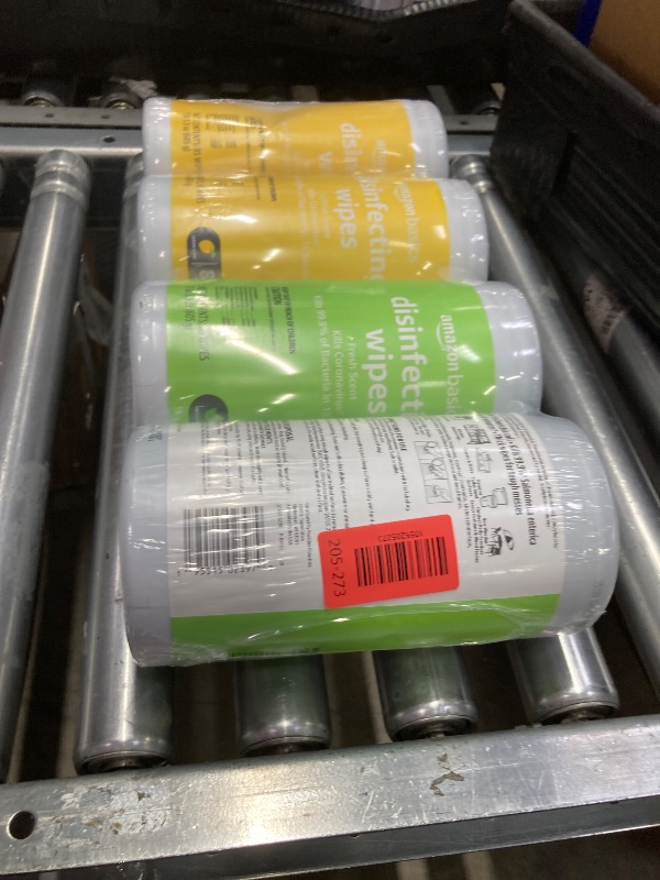 Photo 1 of ***Factory seal***

4 Amazon Basics Disinfecting Wipes, Fresh Scent, Sanitizes/Cleans/Disinfects/Deodorizes,  Count