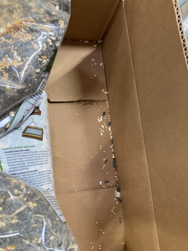 Photo 1 of ***SMALL TEAR IN BAG THAT WAS TAPPED UP!"Kaytee Ultimate Birder's Blend Food, Wild Bird Seed For Grosbeaks, Cardinals, Nuthatches, Woodpeckers & More Outside Feeders, 10 Pound***SMALL TEAR IN BAG THAT WAS TAPPED UP!"