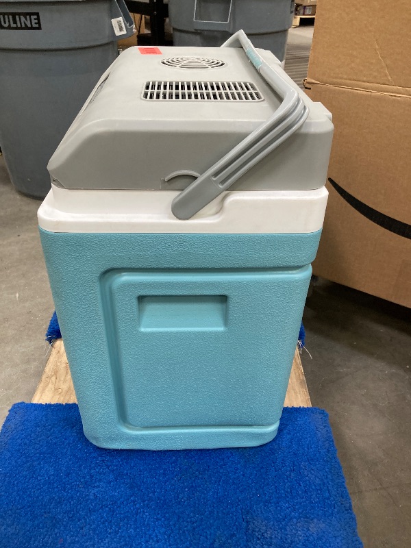 Photo 1 of ***VERY DIRTY INSIDE* HANDLE IS HARD TO MOVE FROM UP & DOWN POSITION***Pinnacle Thermoware Electric Cooler – Large 30L Portable Cooler for Hot and Cold Drinks and Food – 12v Travel Cooler for Car, Camper, RV, Van – Plug-In Cooler Refrigerator for Travel, 