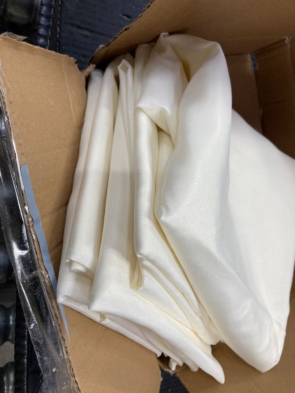 Photo 1 of ***OFF WHITE***OVAL TABLECLOTH 72" X 70" ***6 PACK******OFF WHITE***