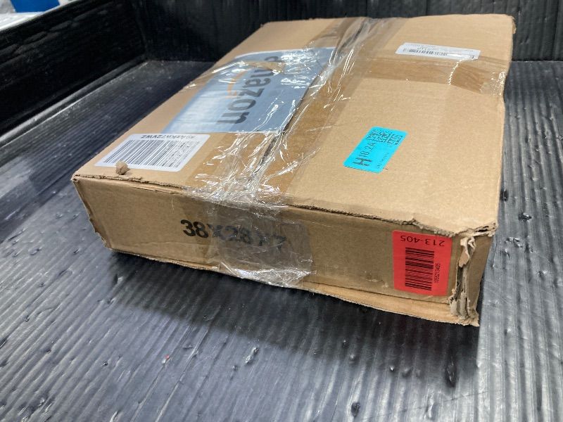 Photo 1 of ***OFF WHITE***OVAL TABLECLOTH 72" X 70" ***6 PACK******OFF WHITE***