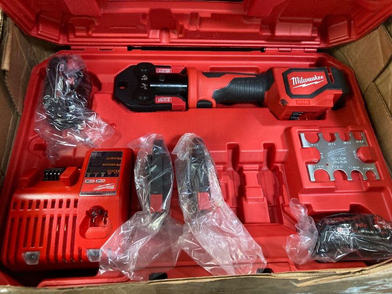 Photo 1 of ***MISSING 2 GRIPPING JAWS***Milwaukee 2674-20P M18 Short Throw Press Tool Kit w/ Viega PureFlow Jaws***MISSING 2 GRIPPING JAWS***