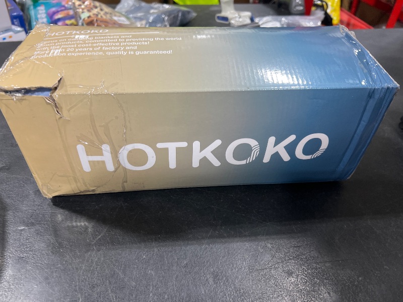 Photo 1 of hotkoko Camping Blanket,Lightweight Down Alternative Puffy Blanket Packable Outdoor Blanket for Camping,Traveling, Stadium, Hiking, Picnics