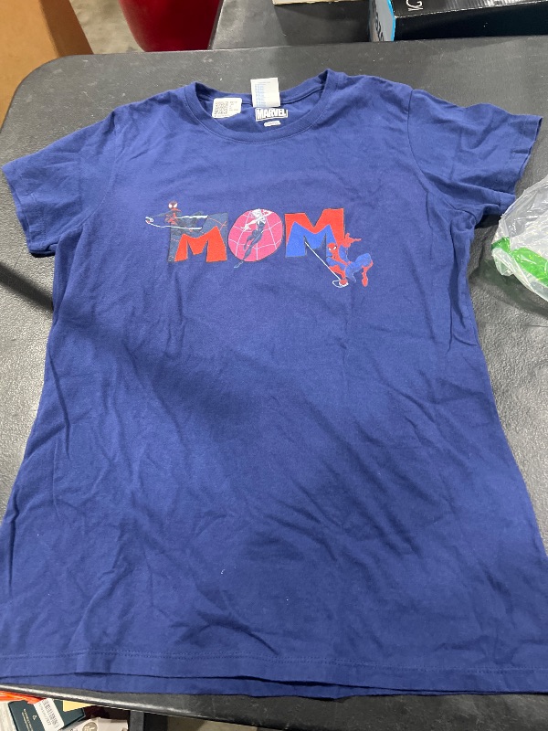 Photo 1 of med t shirt 