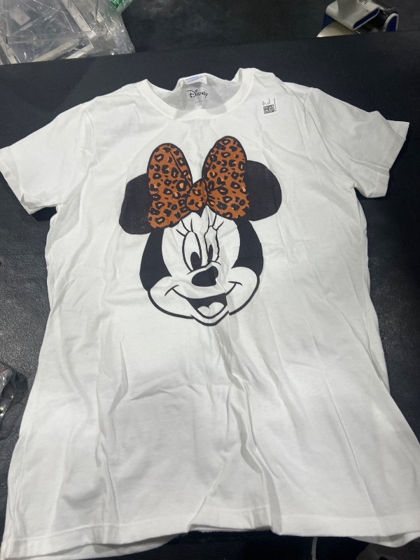 Photo 1 of  med t shirt 