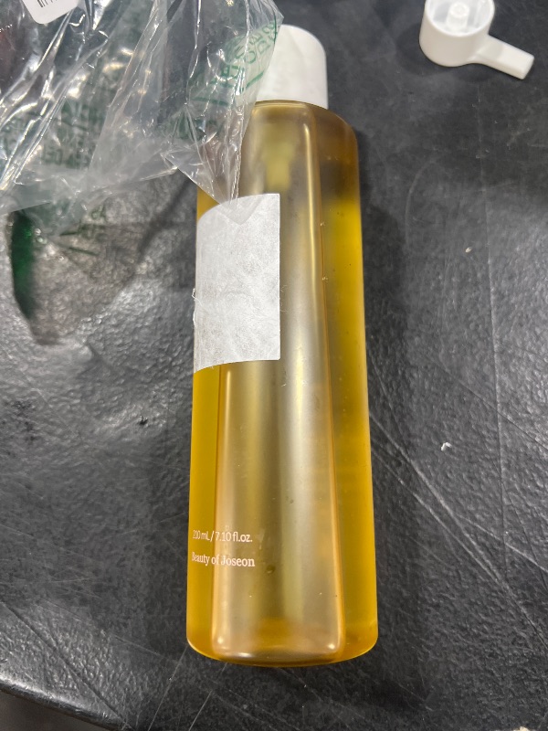 Photo 1 of  OIL 