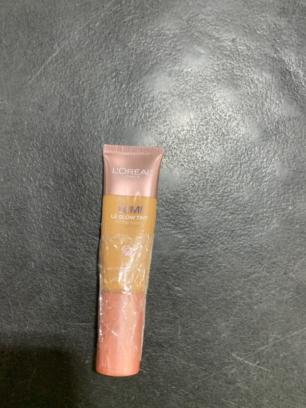Photo 1 of L'Oreal Paris Lumi Le Glow Skin Tint, Lightweight Water-Based Tinted Serum with Foundation-Like Coverage, Glow Illuminator, Neutral 230, 0.85 Fl Oz