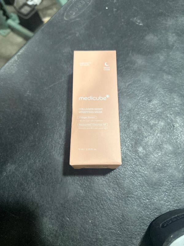 Photo 1 of medicube Collagen Overnight Wrapping Peel Off Facial Mask Pack - Elasticity & Hydration Care, Reduces Sagging & Dullness - Hydrolyzed Collagen For Glowing Skin - Korean Skin Care, 2.53 fl.oz