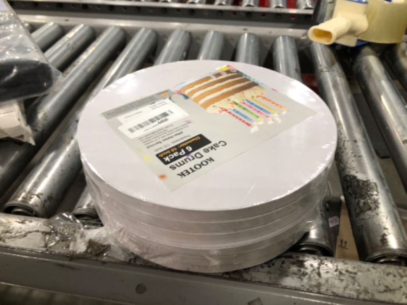 Photo 1 of Kootek Cake Boards Drums 10 Inch Round, 1/2" Thick Decorating Supplies White 6-Pack Sturdy Corrugated Cardboard Base, Base para Pastel