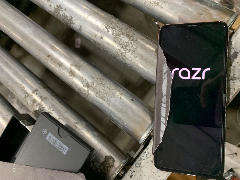 Photo 1 of Motorola razr | 2024 | Unlocked | Made for US 8/256GB | 50MP Camera | Spritz Orange
