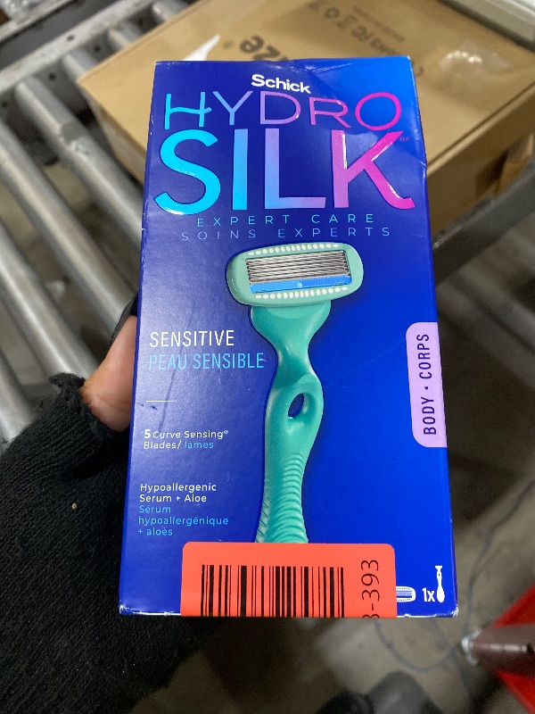 Photo 1 of Schick Hydro Silk Sensitive Razor - 2 Pack