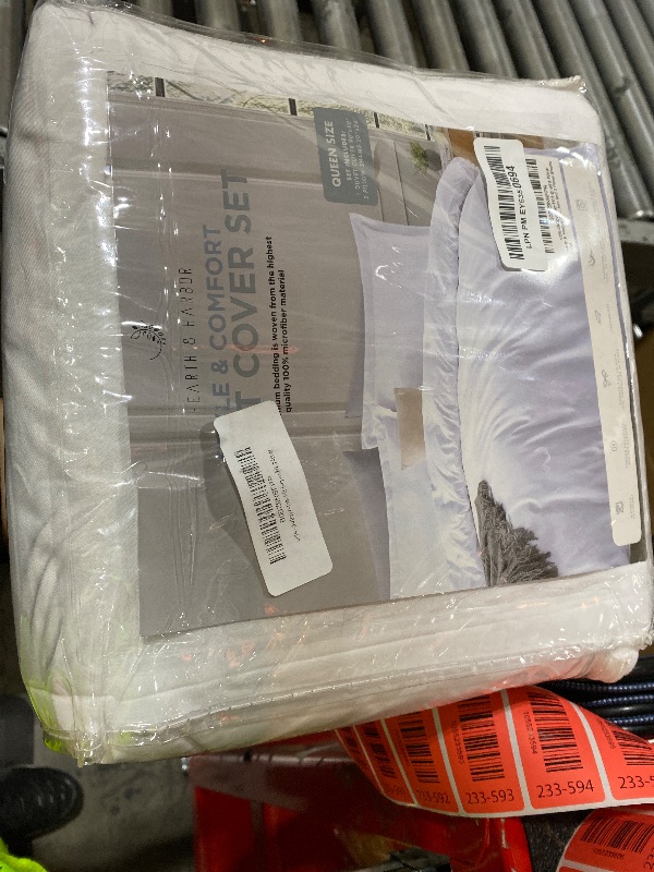 Photo 1 of Hearth & Harbor White Duvet Cover Queen Size - 3 Piece Queen Duvet Cover Set, Soft Double Brushed Queen Size Duvet Covers with Button Closure, 1 Duvet Cover 90x90 inches and 2 Pillow Shams