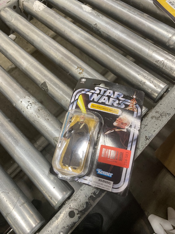 Photo 1 of STAR WARS The Vintage Collection Ben (OBI-Wan) Kenobi, A New Hope Premium 3.75 Inch Collectible Action Figure