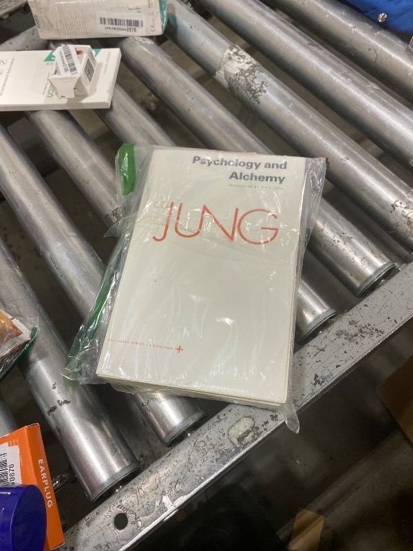 Photo 1 of Psychology and Alchemy (Collected Works of C.G. Jung Vol.12)