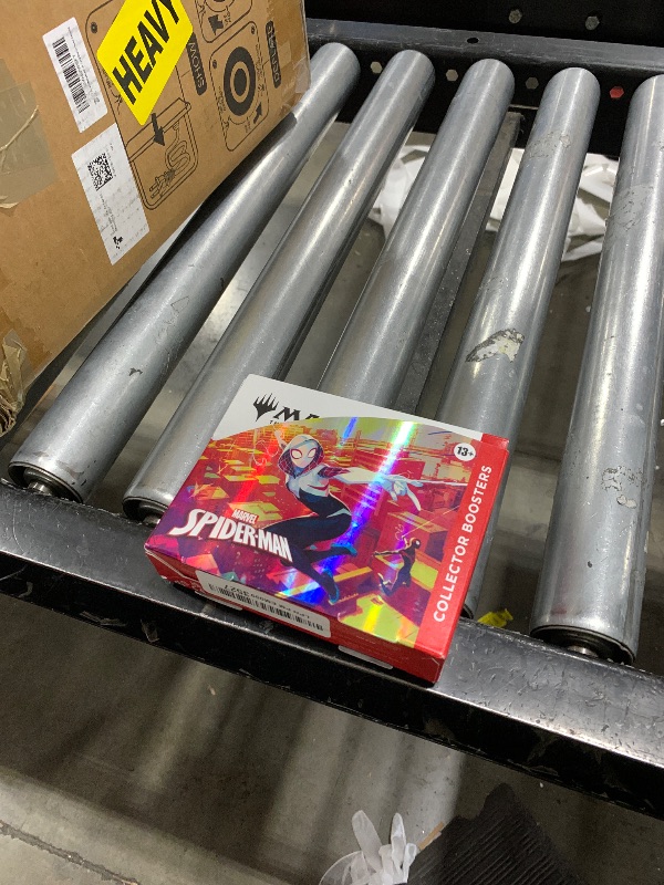 Photo 1 of Magic: The Gathering | Marvel's Spider-Man - Collector Booster Box (12 Packs)
