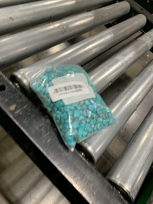 Photo 1 of 1 Lb (460 g) Decorative Quartz Pebbles Irregular Shaped Turquoise Stones Small Tumbled Chip Gravel Crushed Gemstone Pieces Natural Green Crystal for Handicrafts/Home Decoration