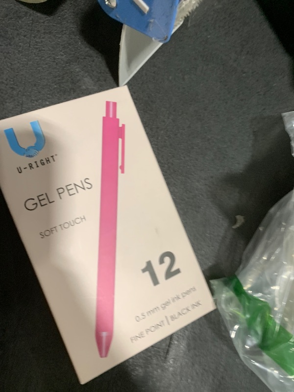Photo 1 of U-RIGHT 12 Pcs Gel Ink Pens Black Ink 0.5 mm Fine Point Smooth Writing Cute Pens for Office School (Pink)