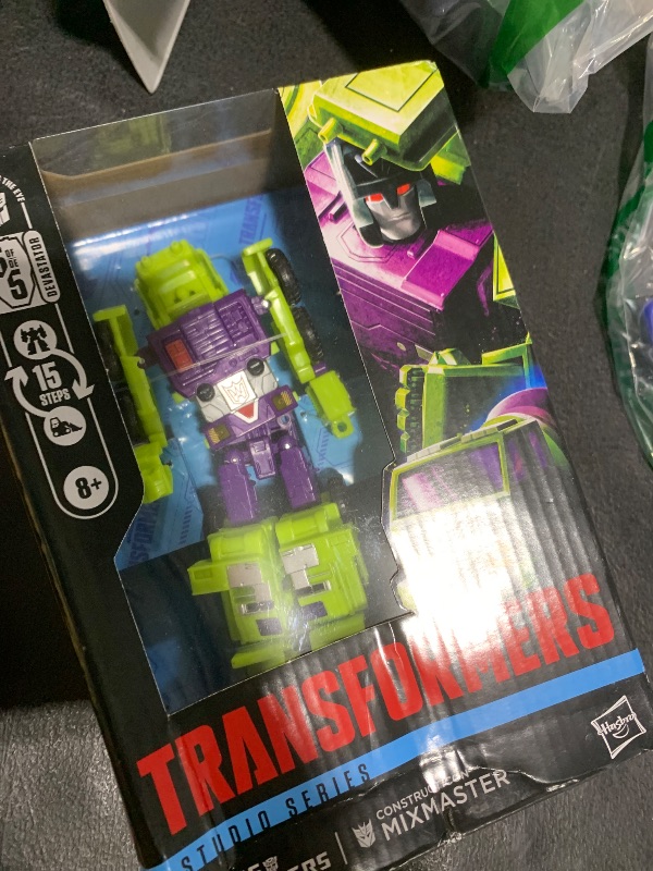 Photo 1 of Transformers Studio Series Voyager Class The The Movie Constructicon Mixmaster, 5.5-inch Converting Action Figure, Robot Toys for Ages 8+