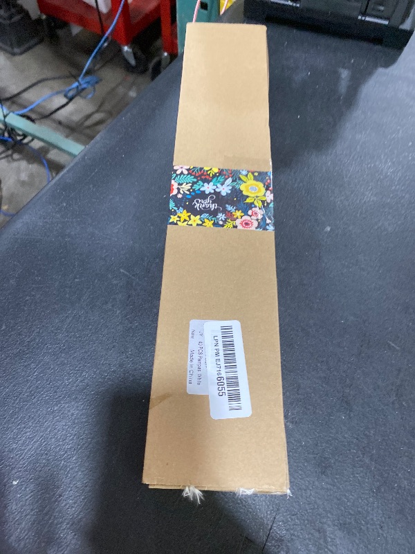 Photo 1 of 40PCS White Pampas Grass for Home Decor - Elegant Boho Decor - Premium Quality Pampas Grass Stems - Perfect for House, Nursery, Western, Wedding, Table, and Bohemian Decor