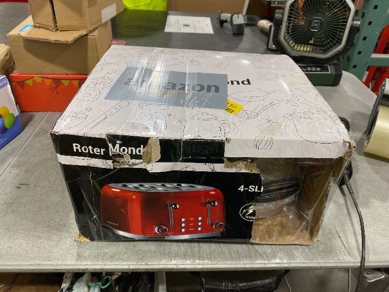 Photo 1 of 4 Slice Toaster Roter Mond Retro Stainless Steel with Bagel Defrost Cancel Function, 6 Browning Settings, Extre Wide Slot and Removable Crumb Tray, Cream, ST033