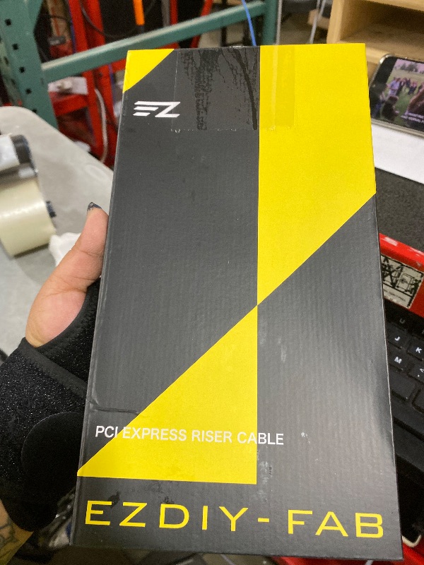 Photo 1 of EZDIY-FAB PCIe 5.0 X16 Riser Cable,128GB/s Bandwidth, for RTX 50/40 & RX 9000/7000 GPUs, PCIe Extension Card, Backward Compatible with PCIe 4.0/3.0,Vertical GPU Mount,Straight-20cm,White