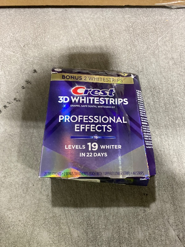 Photo 1 of Crest 3D Whitestrips Professional Effects – Teeth Whitening Kit, 22 Treatments (20 + 2 Bonus), Each with 1 Upper/1Lower, 44 Strips – Crest 3DWhite Teeth Whitening Strips