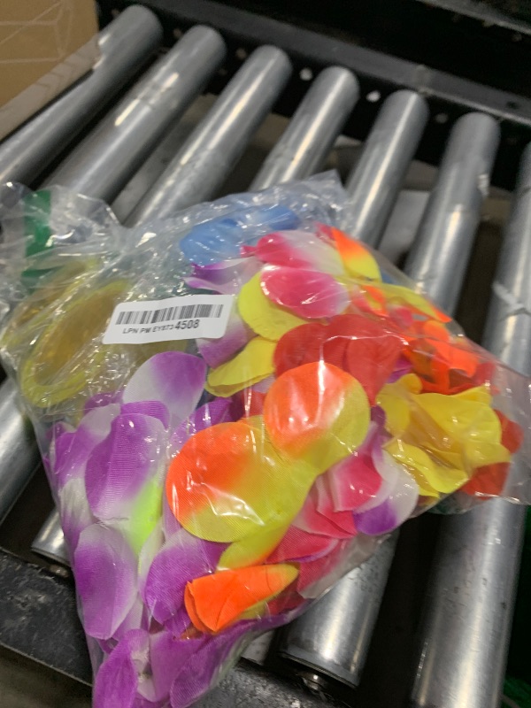 Photo 1 of Weewooday 6 Pieces Pineapple Sunglasses and Hawaiian Leis Dance Garland Hula Floral Necklace Hawaiian Glasses Faux Flower Necklace for Crazy Night Tropical Luau outfits Party Decoration Supplies