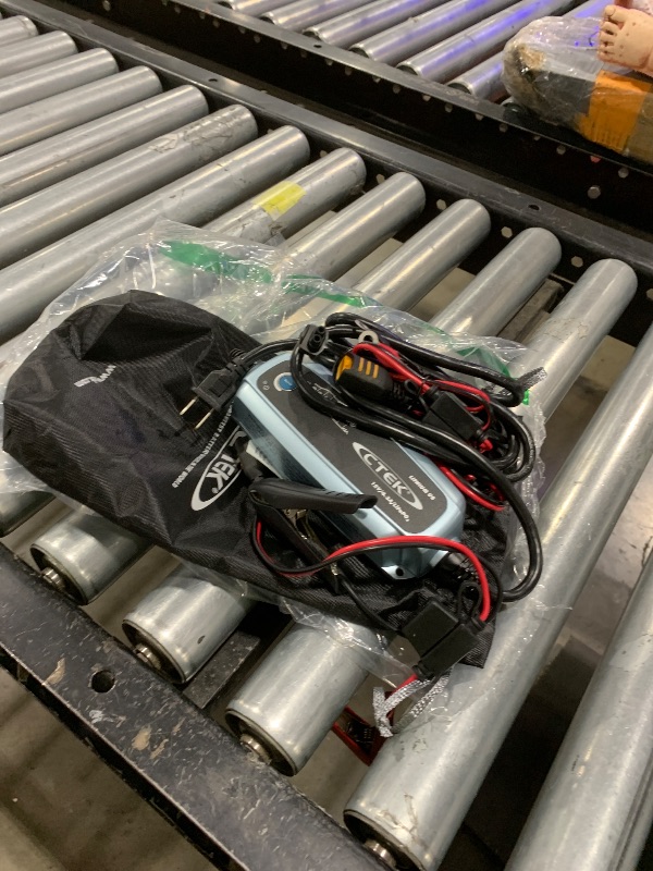 Photo 1 of Ctek 56-926 hium US | Fully Automatic Lithium Ion Phosphate LiFePO4 Battery Charger | 5.0Ah - 60Ah | Maintenance Charging up to 120Ah