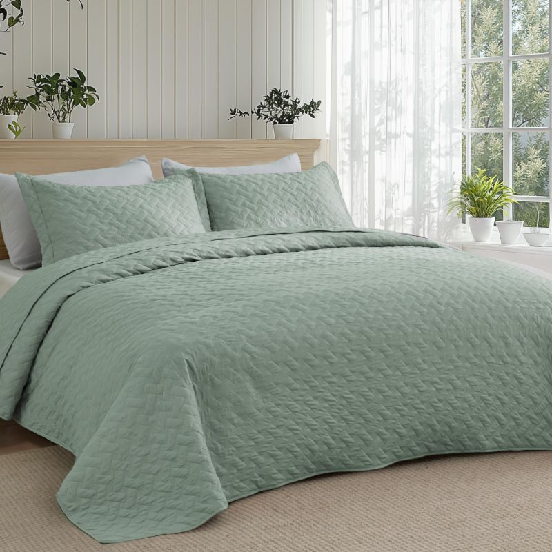 Photo 1 of Bedsure Quilts Queen Size - Lightweight Bedspreads Queen Size with Basket Weave Pattern, Sage Green (90" x 96")